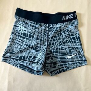 Women’s  Nike Pro Geometric Print Spandex Shorts Size Small